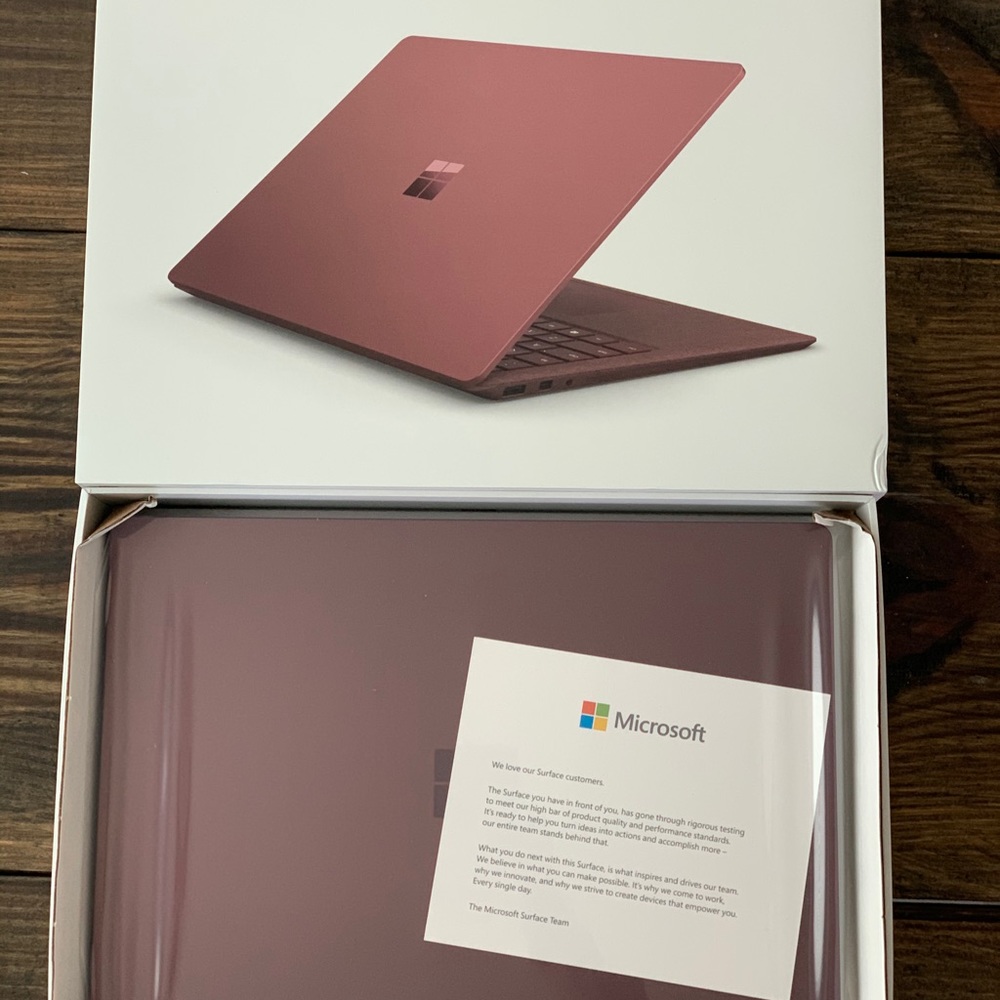 Microsoft Surface Laptop